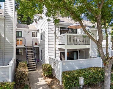 332 Eastridge Dr - Photo Thumbnail 6