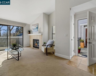 332 Eastridge Dr - Photo Thumbnail 9