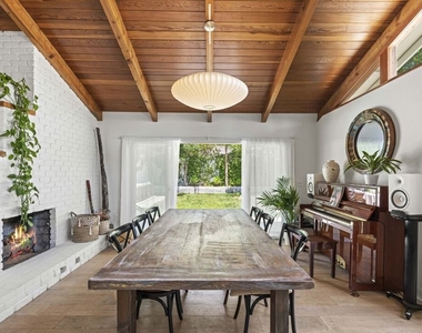 23023 Gainford Street - Photo Thumbnail 8