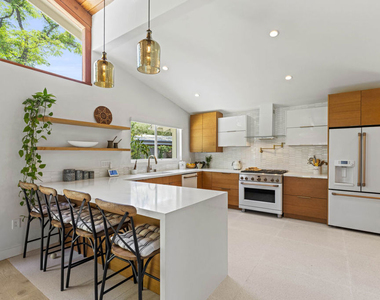 23023 Gainford Street - Photo Thumbnail 4