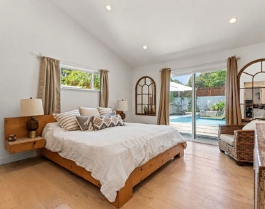 23023 Gainford Street - Photo Thumbnail 21