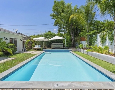 23023 Gainford Street - Photo Thumbnail 15