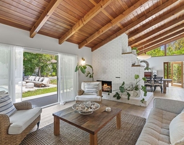 23023 Gainford Street - Photo Thumbnail 13