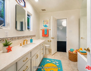 4645 Petit Avenue - Photo Thumbnail 13