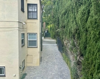 9050 Elevado Street - Photo Thumbnail 22