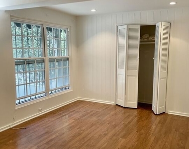 9050 Elevado Street - Photo Thumbnail 4