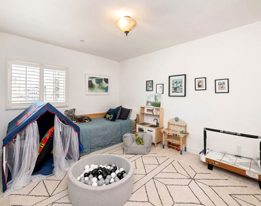1135 Rexford Drive - Photo Thumbnail 19