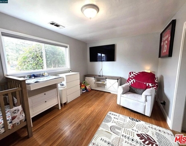 2068 Revere Drive - Photo Thumbnail 11