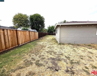 2068 Revere Drive - Photo Thumbnail 18