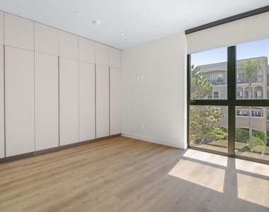 426 Arnaz Drive - Photo Thumbnail 5