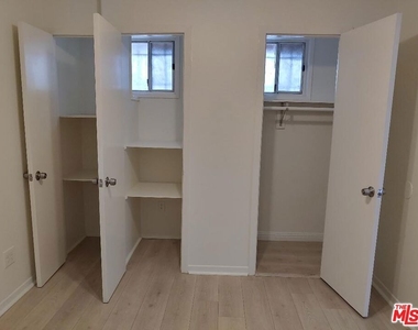 5419 Harold Way - Photo Thumbnail 9