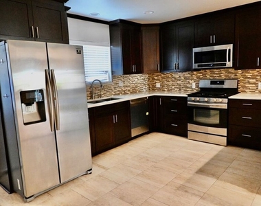 9716 Casaba Avenue - Photo Thumbnail 5