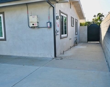 9716 Casaba Avenue - Photo Thumbnail 23