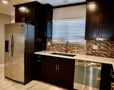 9716 Casaba Avenue - Photo Thumbnail 6