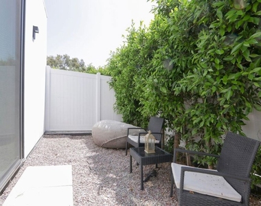 5832 Tujunga Avenue - Photo Thumbnail 1