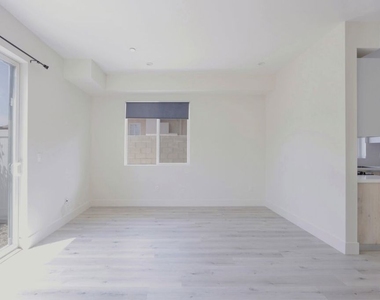5832 Tujunga Avenue - Photo Thumbnail 15