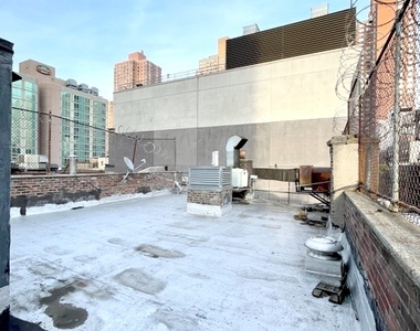 90th and 1st Avenue  - Photo Thumbnail 11