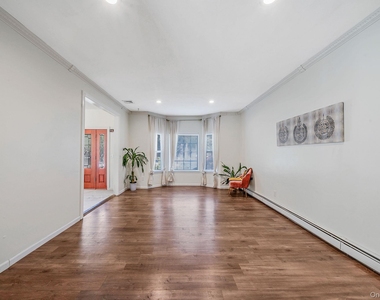 3 Embassy Road - Photo Thumbnail 4