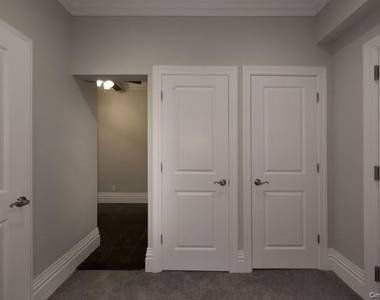25 Trinity Place - Photo Thumbnail 4