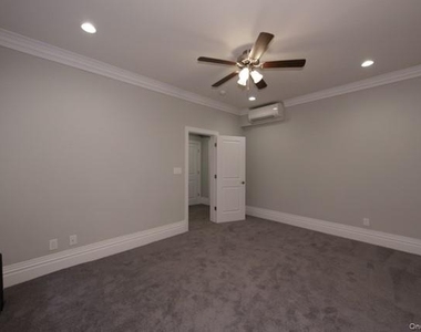 25 Trinity Place - Photo Thumbnail 6