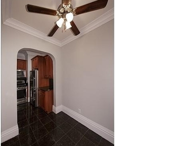 25 Trinity Place - Photo Thumbnail 2
