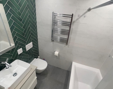 6160 56th Street - Photo Thumbnail 6