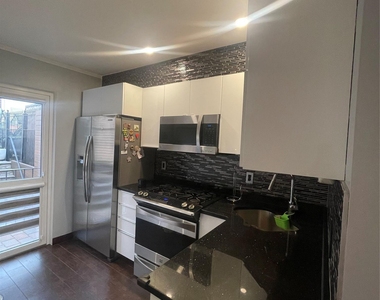6160 56th Street - Photo Thumbnail 4