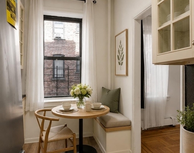 37-21 80 Street - Photo Thumbnail 5