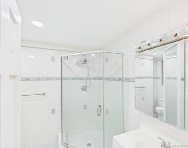 88-10 34 Avenue - Photo Thumbnail 5