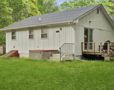38 8th Street - Photo Thumbnail 8