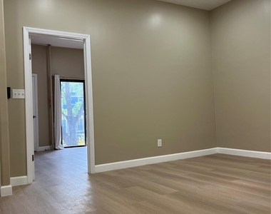 4218 66th St. - Photo Thumbnail 11