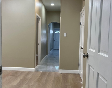 4218 66th St. - Photo Thumbnail 15