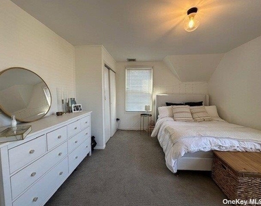 20 Dewey Street - Photo Thumbnail 4