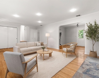 269 Woodlands Ave - Photo Thumbnail 5