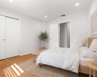 269 Woodlands Ave - Photo Thumbnail 17