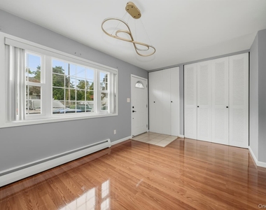 71 Roosevelt Drive - Photo Thumbnail 4