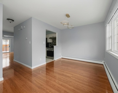 71 Roosevelt Drive - Photo Thumbnail 1