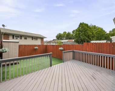 71 Roosevelt Drive - Photo Thumbnail 32