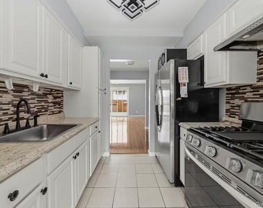 71 Roosevelt Drive - Photo Thumbnail 5