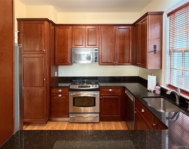 19 Cropsey Street - Photo Thumbnail 10