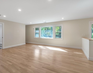 6 Fox Ridge Road - Photo Thumbnail 6