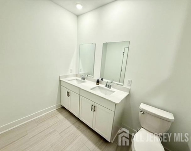 29210 Radford Court - Photo Thumbnail 20
