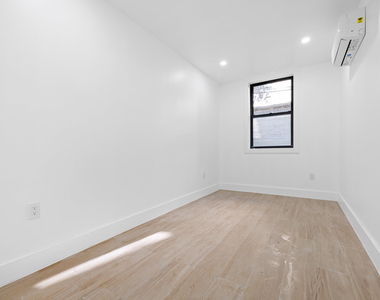 259 E 28th Street - Photo Thumbnail 4