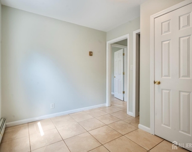 30 Runyon Avenue - Photo Thumbnail 7