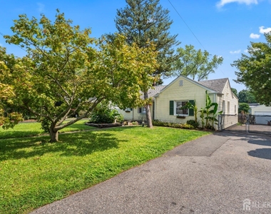 30 Runyon Avenue - Photo Thumbnail 5