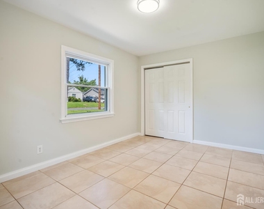 30 Runyon Avenue - Photo Thumbnail 12