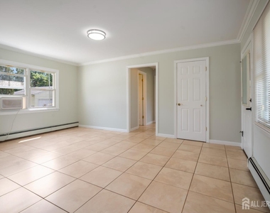 30 Runyon Avenue - Photo Thumbnail 6
