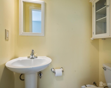 30 Runyon Avenue - Photo Thumbnail 22