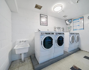 337 W 43rd Street - Photo Thumbnail 10