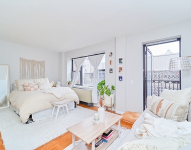 337 W 43rd Street - Photo Thumbnail 2
